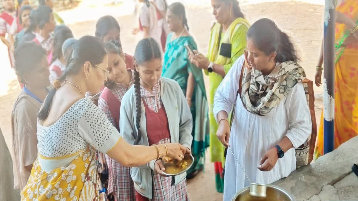 తెలంగాణలో మోగిన బడి గంట - బ్రేక్ ఫాస్ట్తో తెరుచుకున్న పాఠశాలలు