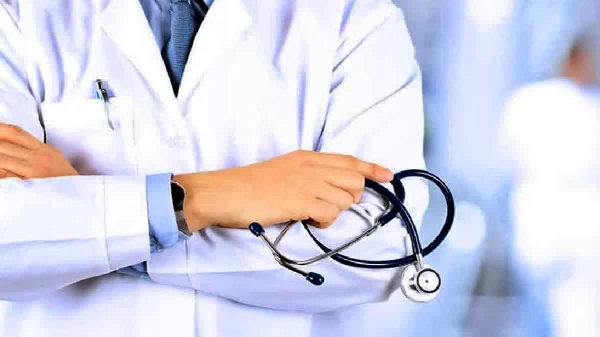 రాష్ట్రంలో తిండికి తిప్పలు పడుతున్న మెడికోలు - తరచూ గుత్తేదారుల బదీలలతో ఆహారంలో నాణ్యత కరవు