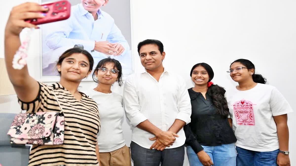 సరికొత్త వ్యూహంతో బీఆర్ఎస్ Gen-Z పాలిటిక్స్ - వచ్చే ఎన్నికల్లో యువ ఓటర్లపై ఫోకస్