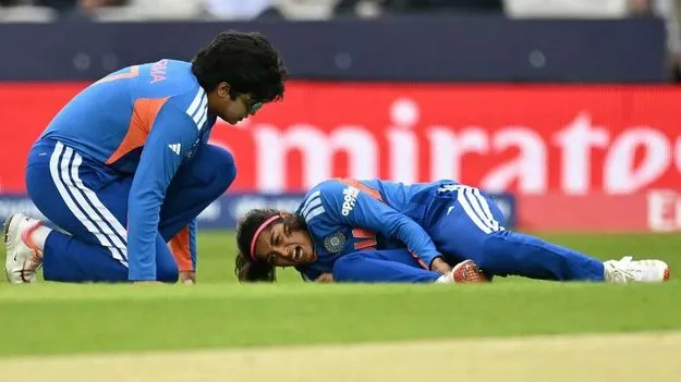 మహిళల భారత జట్టుకు భారీ ఎదురు దెబ్బ..
