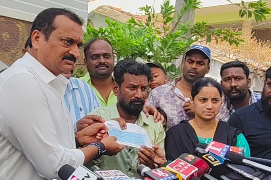 అరుదైన వ్యాధితో బాధపడుతున్న నిరంజన్‌కు అండగా సినీ నిర్మాత బండ్ల గణేష్ - Additional Image