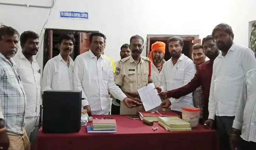 ఇసుక మాఫియా బెదిరింపులపై బీఆర్‌ఎస్‌ నాయకుల ఫిర్యాదు