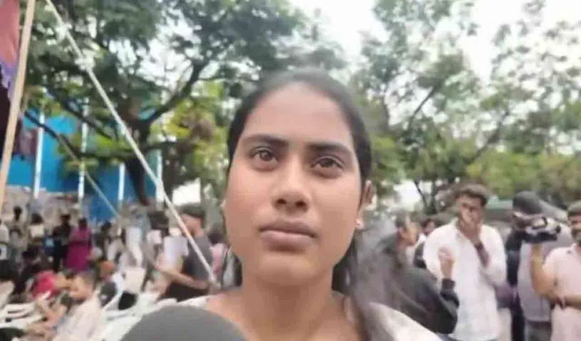 మన మంత్రులు ఎవరూ చదువుకోలేదు.. 