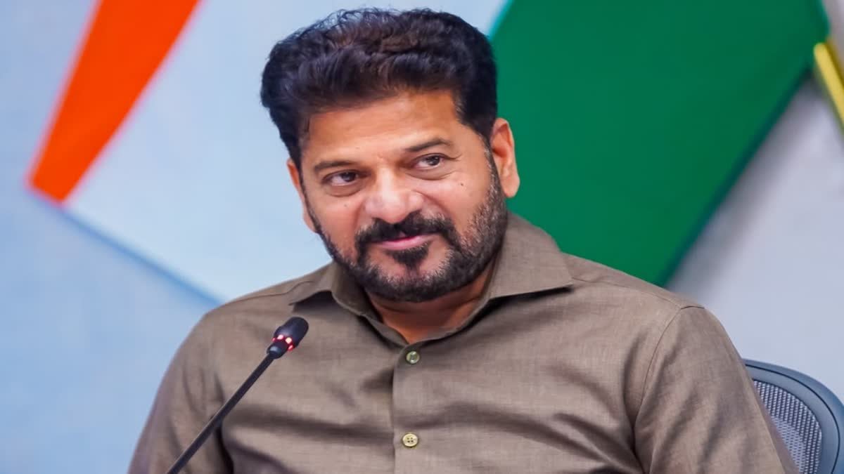 20 నిమిషాల పాటు గాల్లో చక్కర్లు కొట్టిన విమానం - సీఎం రేవంత్​ రెడ్డికి తృటిలో తప్పిన ప్రమాదం
