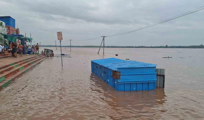  భద్రాచలం వద్ద గోదావరి ఉగ్రరూపం..