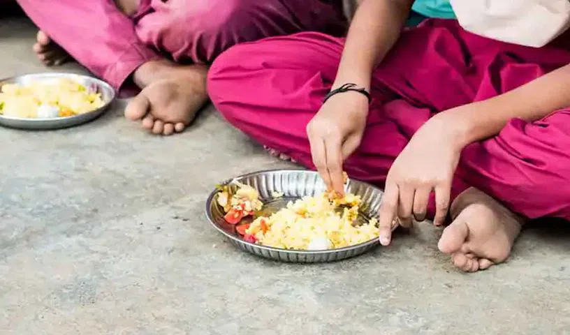 నేల‌పై కూర్చుని భోజ‌నం ఎందుకు చేయాలి..
